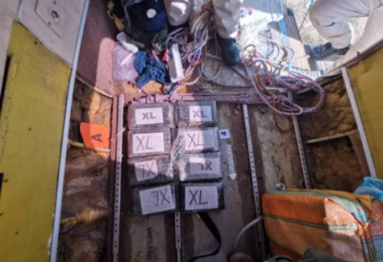 'Los golpes contra el narcotráfico no se detienen y de nuevo gracias al intercambio de información entre Honduras y Colombia, a través de la ATIC y la armada del país suramericano, respectivamente, se ha concretado una nueva incautación de drogas', destacó el Ministerio Público hondureño.