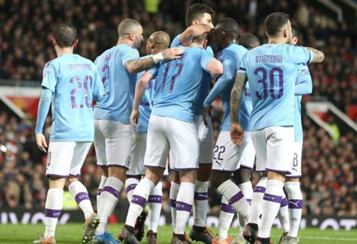 El Manchester City ha sido castigdo por la Uefa sin participar en las próximas dos ediciones de la Champions League y tendrá que abonar 30 millones de euros (USD 32,5 millones) de multa por incumplir las normas del Fair Play Financiero. Tras este castigo, en el club se puede venir una fuga de futbolistas.