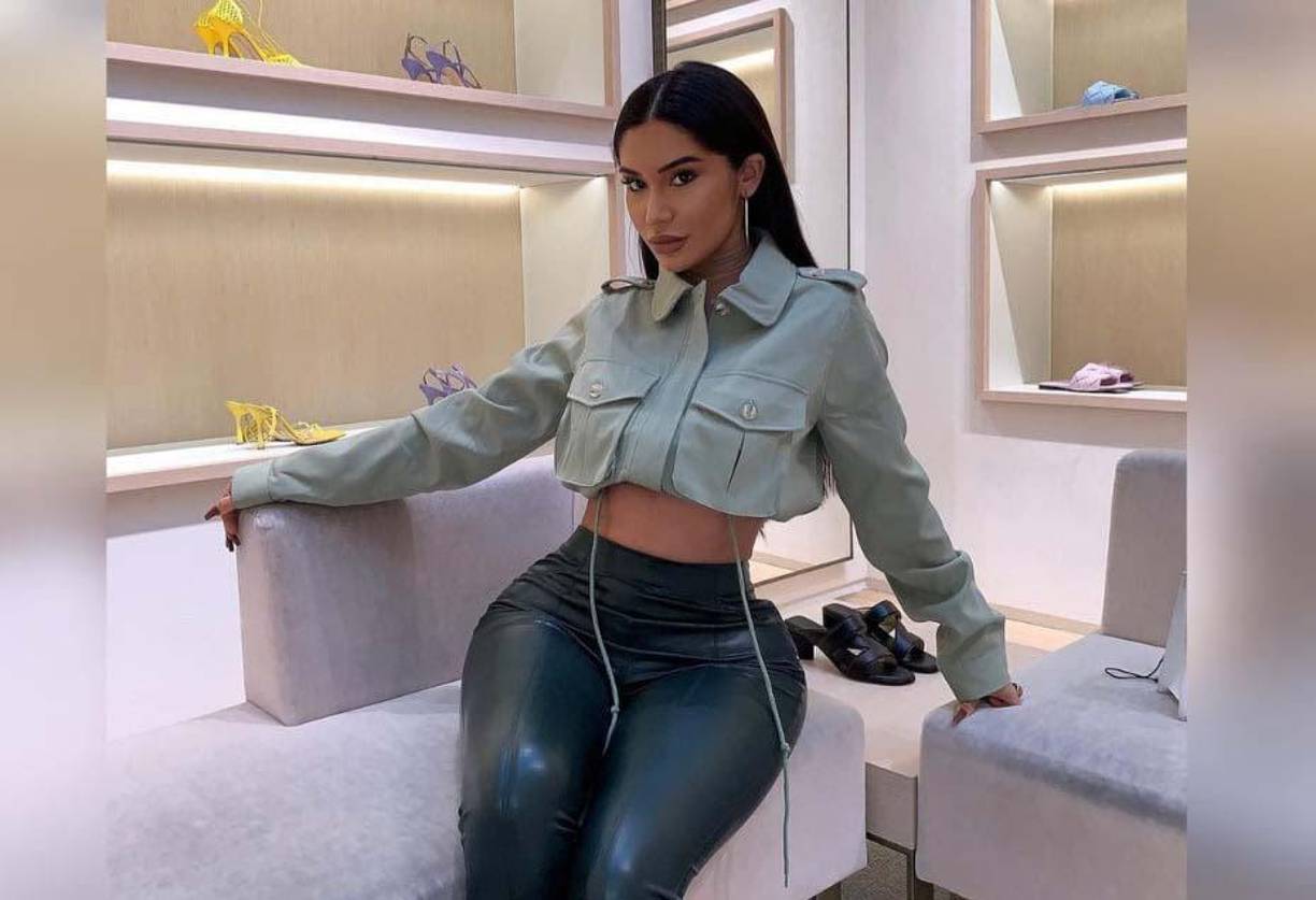 Janet nació en Los Ángeles, y como modelo ha desfilado para la marca Fashion Nova.