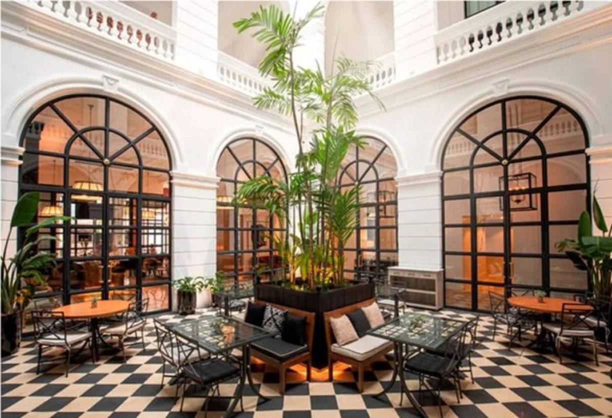 Ronaldinho y su hermano ocupan el primer piso, donde están las habitaciones de mayor lujo. Dinho se quedó con la suite presidencial.