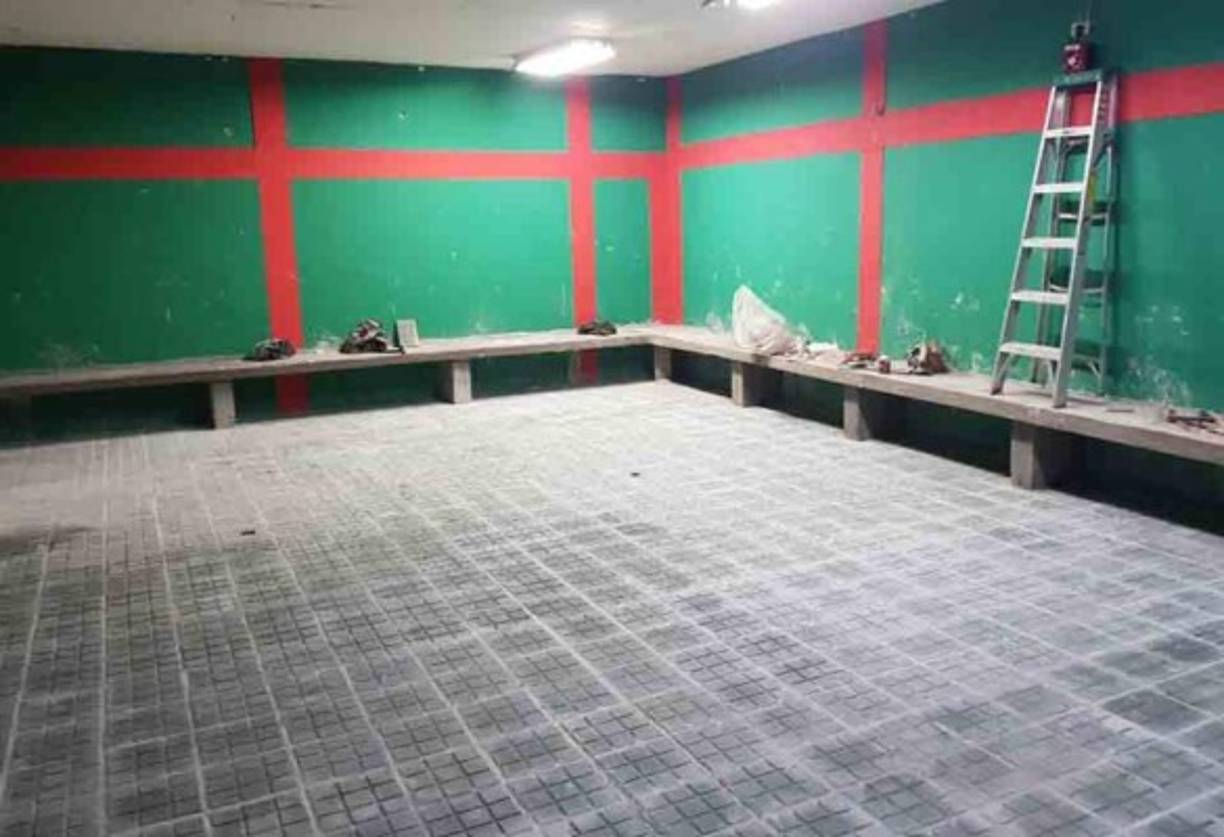 Al camerino de visita del Yankel Rosenthal se le puso cerámica.