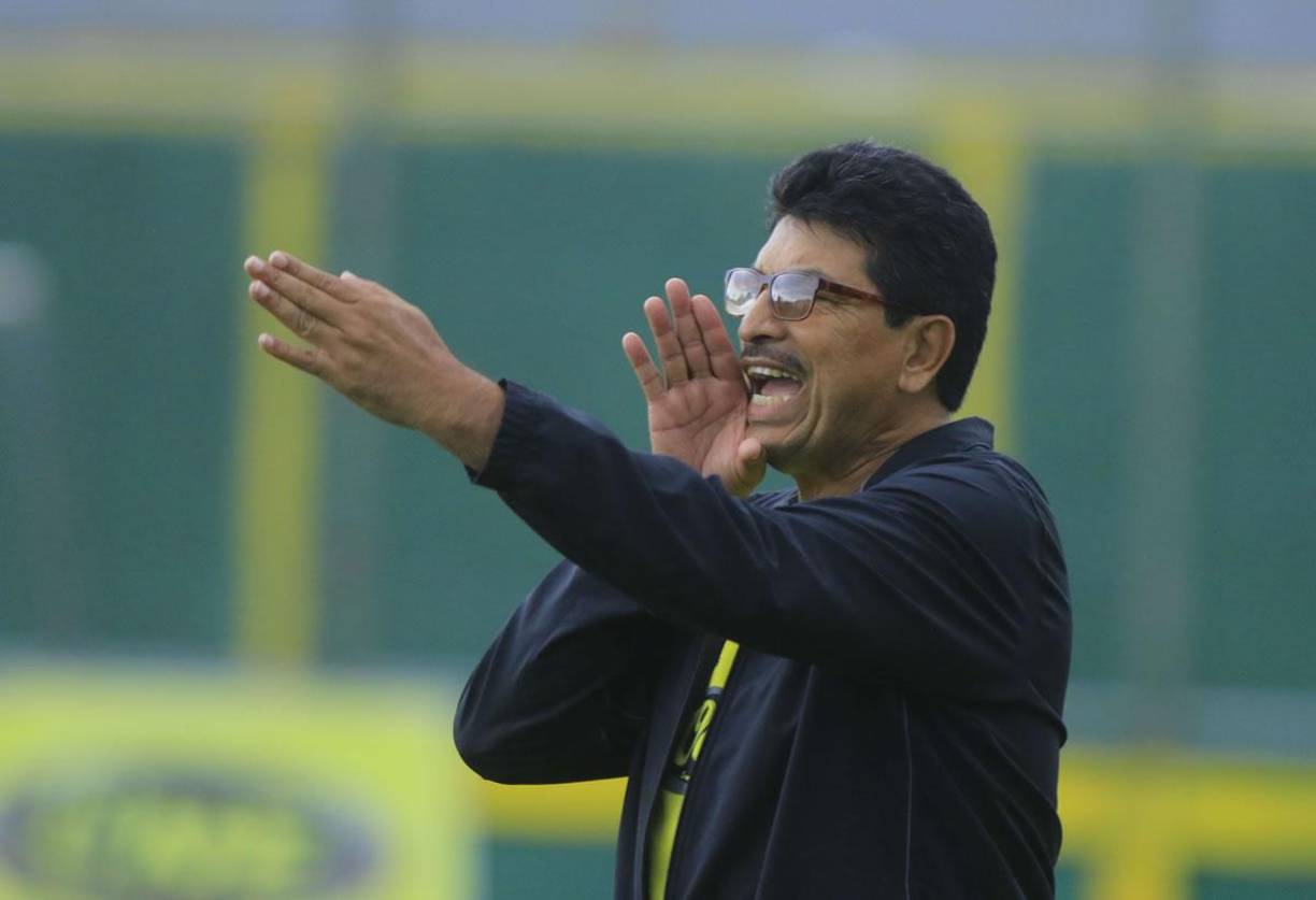 Carlos Martínez - El experimentado entrenador se podría sumar al cuerpo técnico de la Real Sociedad para ser asistente de Ramón ‘Primitivo’ Maradiaga, así lo informó Ricardo Elencoff.