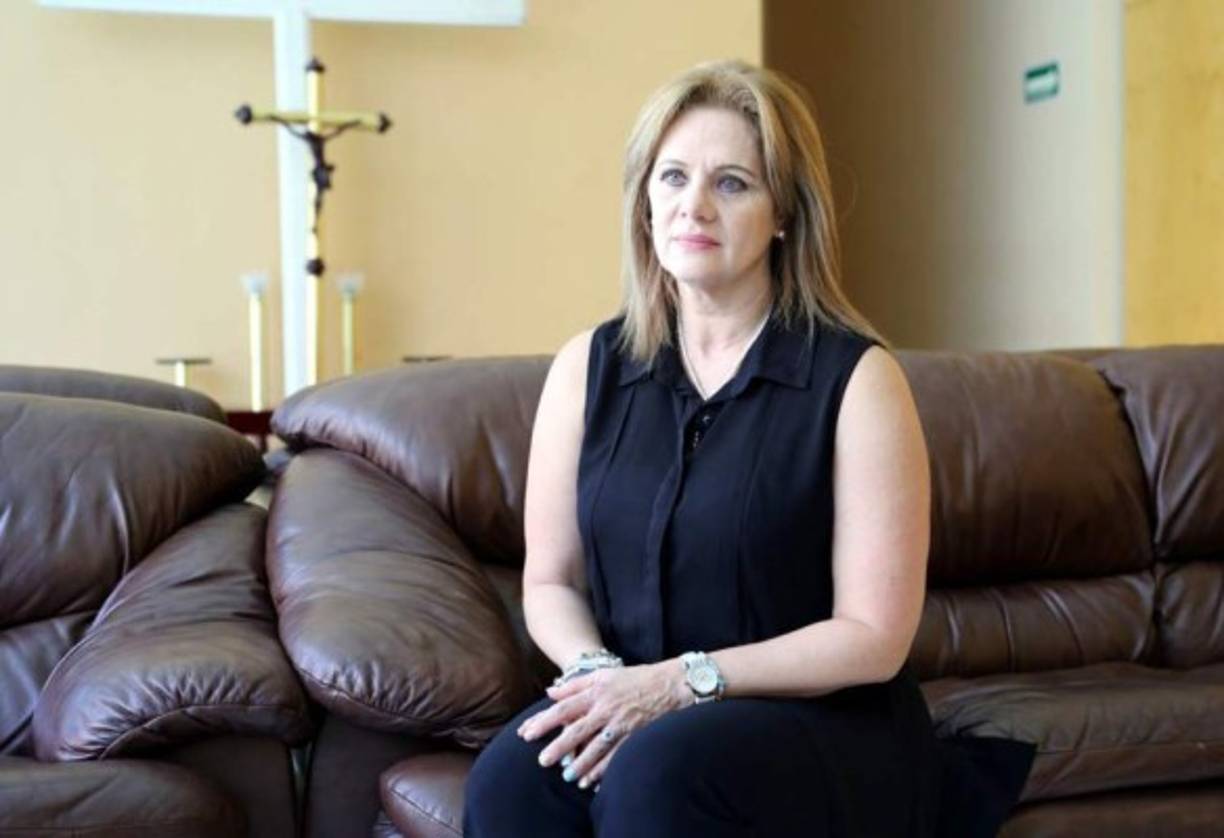 Ávalos reveló que tanto Érika Buenfil como Laura Flores intentaron sabotear su carrera en distintos momentos, como cuando las actrices le gritaron varios insultos durante una serie de conciertos que realizó en un centro nocturno conocido como El Patio.