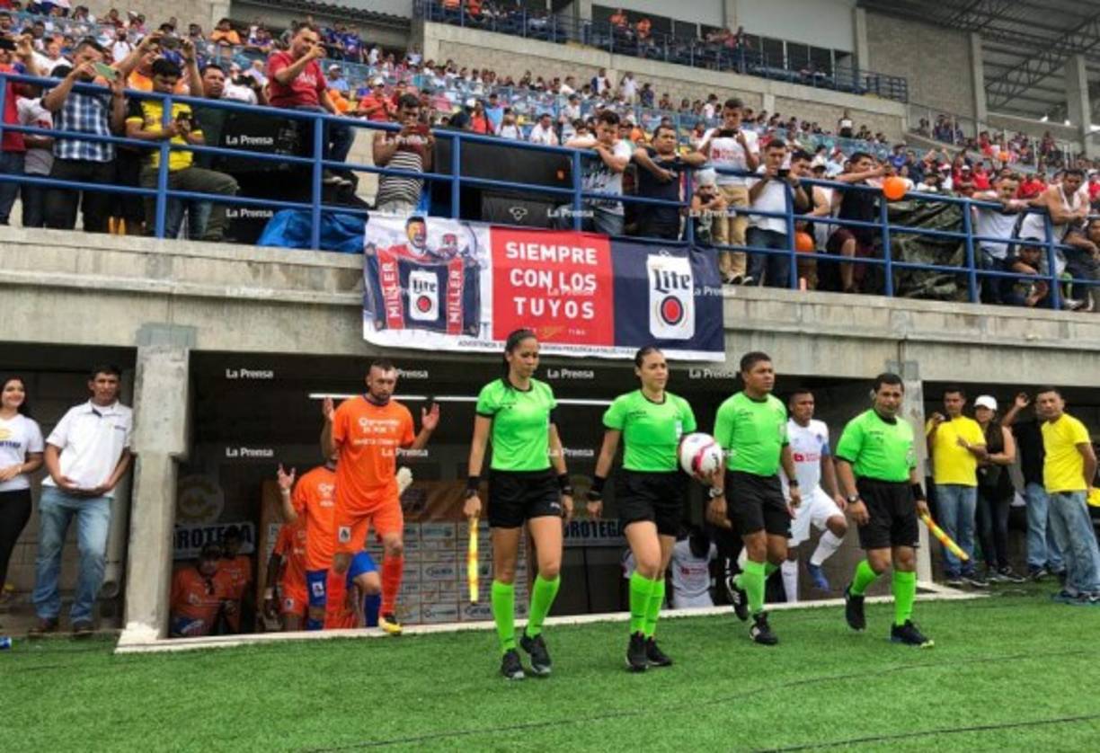 El estadio Emilio Williams de Choluteca lució sus mejores galas para el duelo de ida de semifinales entre la UPN y el Olimpia. El partido se jugó bajó una temperatura de 35 grados centígrados.