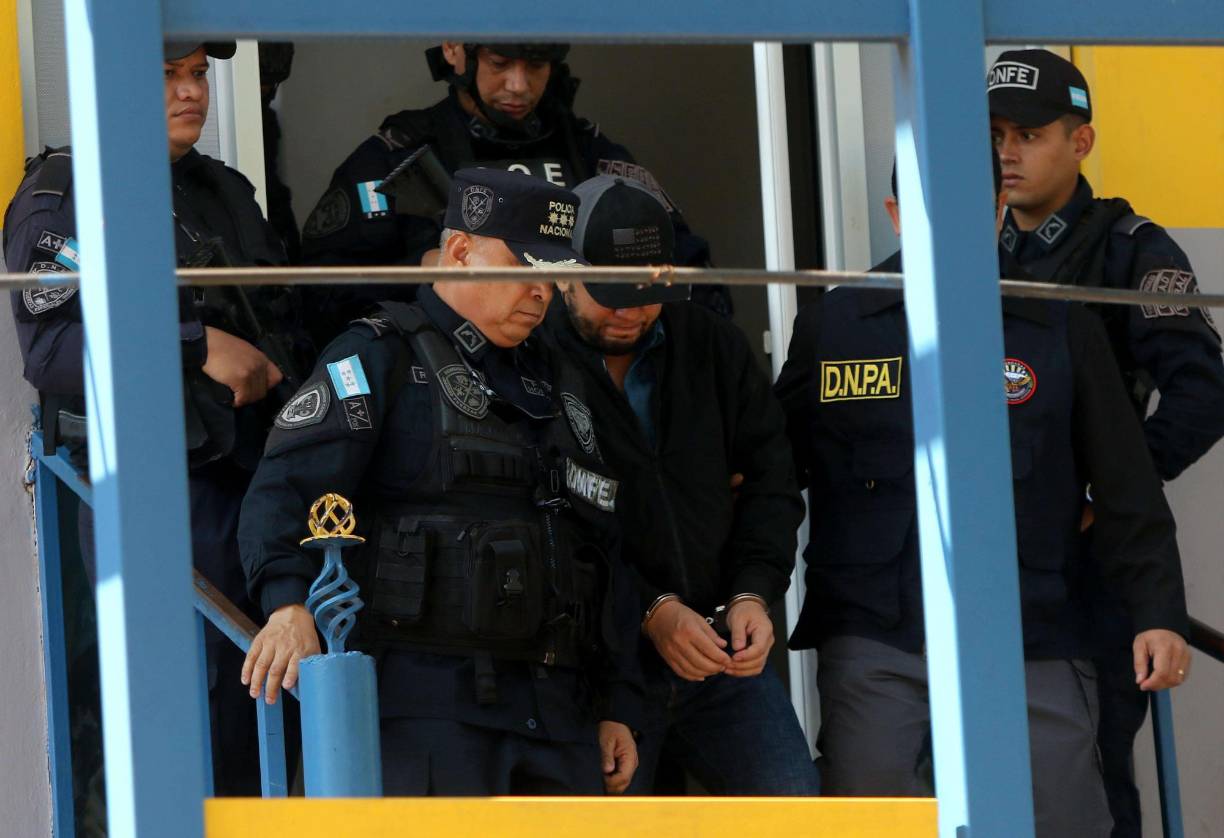 El portavoz policial Edgardo Barahona indicó que Urbina “es el hondureño número 38 que se entrega a Gobiernos extranjeros y el cuarto durante 2023, debido a que se le han presentado cargos en una corte de Estados Unidos”