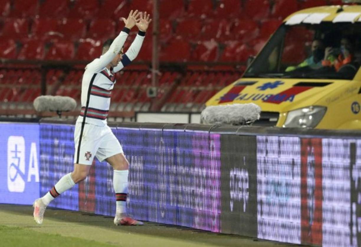 La bronca era evidente en el crack de la Juventus y lucía indignado ya que no le dieron por válido su gol. Foto EFE.<br/>