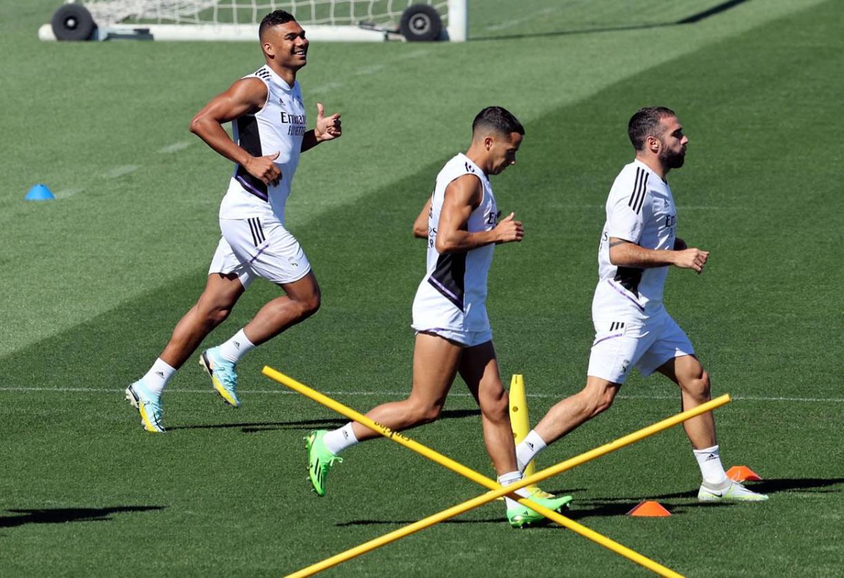 Siendo el centro de las miradas de todas las cámaras que se agolparon en la ciudad deportiva de Valdebebas, Casemiro trabajó como si fuera un día más, horas antes de la decisión final sobre su marcha al Manchester United.
