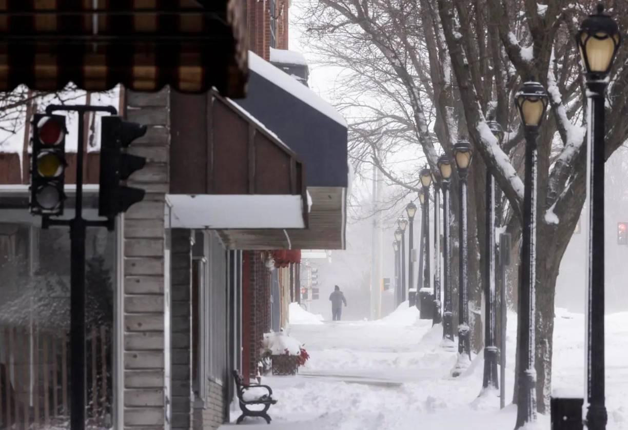 Las acumulaciones de nieve podrían alcanzar hasta 12 pulgadas en algunas áreas, mientras que en otras se esperan hasta 3 pies.