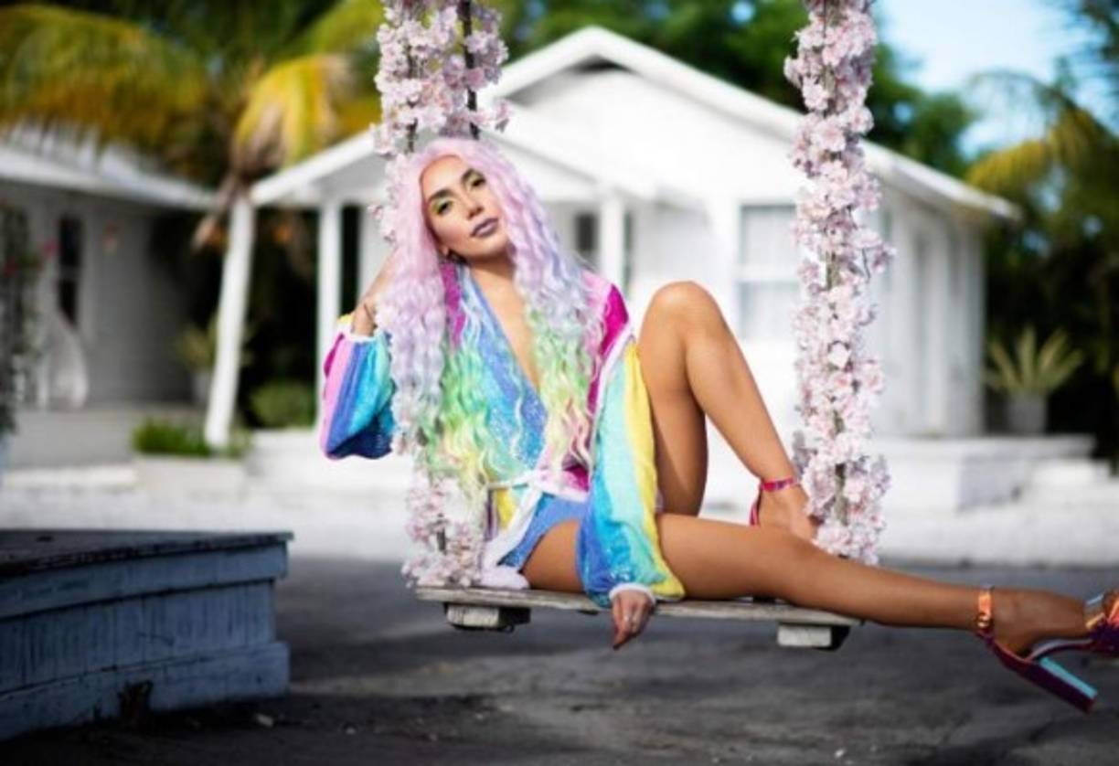 Se graduó con honores y aunque hoy en día las cosas entre ella y su mamá están mal, ese día su madre la acompañó a recibir su título y escuchó el discurso que dio la joven por tener notas de excelencia.