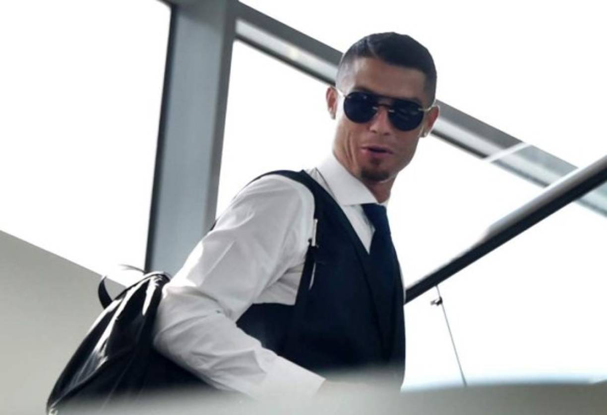 Tras quedar eliminado del Mundial en octavos de final al perder Portugal 1-2 ante Uruguay, CR7 ha decidido darse un descanso junto a su familia.