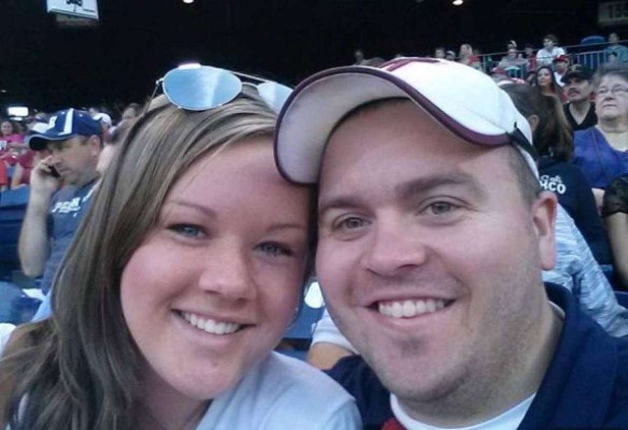 Melissa había conseguido un nuevo trabajo en Charlotte y planeaba mudarse. Adam había decidido renunciar a su empleo en unas semanas para seguirla.