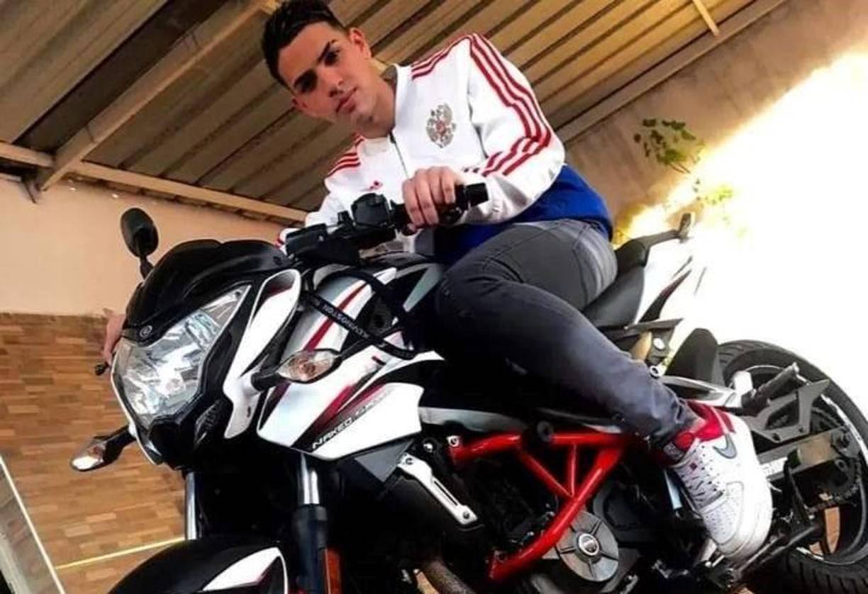 Amigos y familiares han difundido mensajes en redes sociales pidiendo oración por Elías.