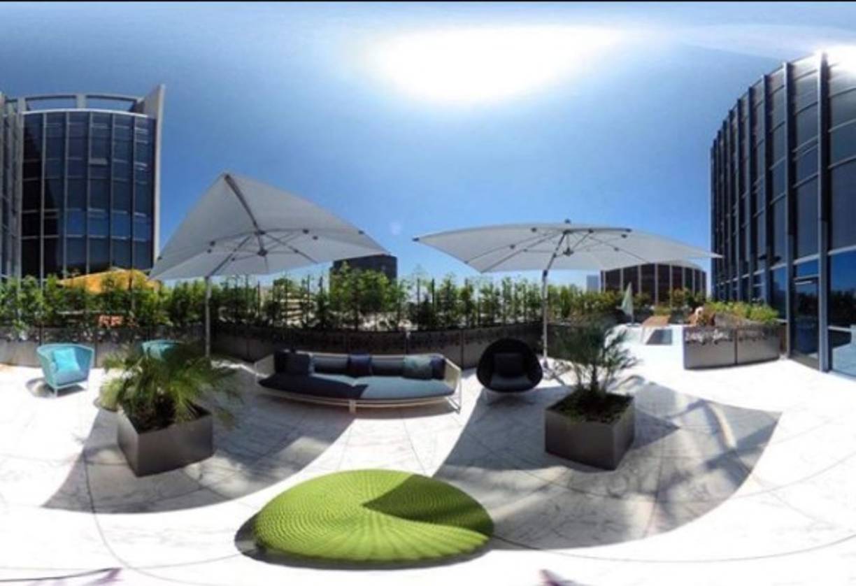 Por medio de sus redes sociales, Ben comparte los lujos en los que vive.