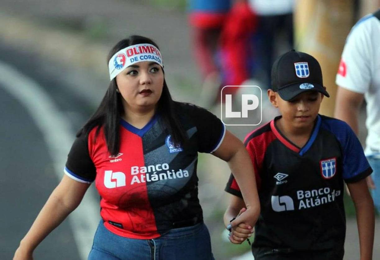 Los olimpistas han respondido al llamado del club y han llegado al estadio Nacional Chelato Uclés.