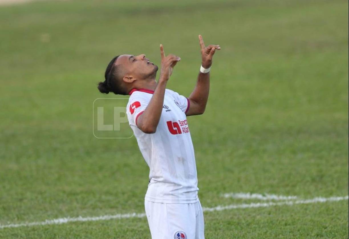 Edwin Rodríguez, autogol de Axel Gómez y Christian Altamirano fueron los encargados de anotar en la goleada de 3-0 del Olimpia ante la UPN.