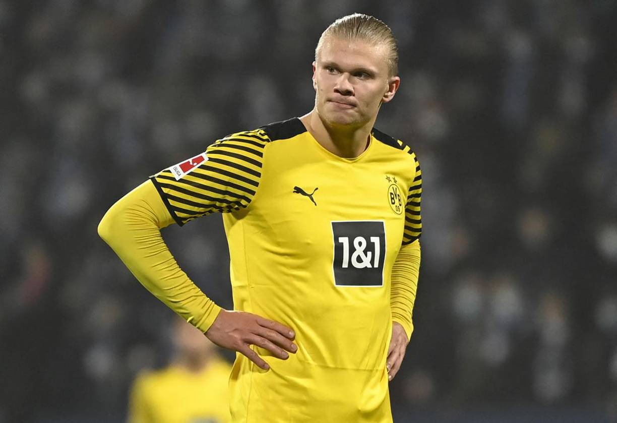 Erling Haaland habló sobre su futuro luego de marcar un doblete en la victoria del Borussia Dortmund 5-1 frente al Friburgo: “El Borussia Dortmund me está presionando para que tome una decisión sobre algunas cosas. Pero yo sólo quiero jugar al fútbol. Eso probablemente significa que tendré que poner las cosas en marcha pronto. Nunca he hablado antes para respetar al club”, soltó el delantero noruego.