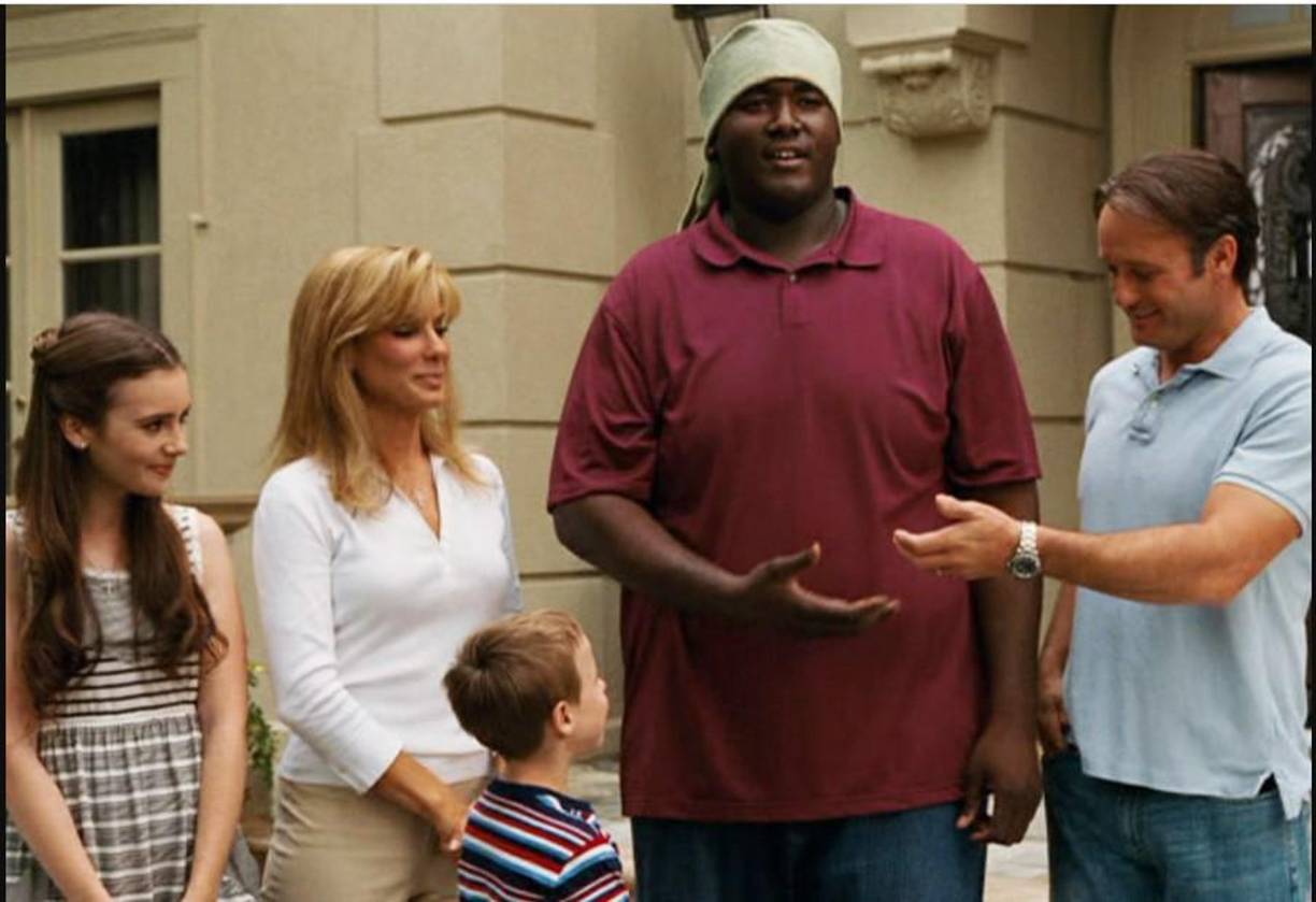 Una de las escenas de “Un Sueño Posible” cuando a “Big Mike” le regalan su primer auto.