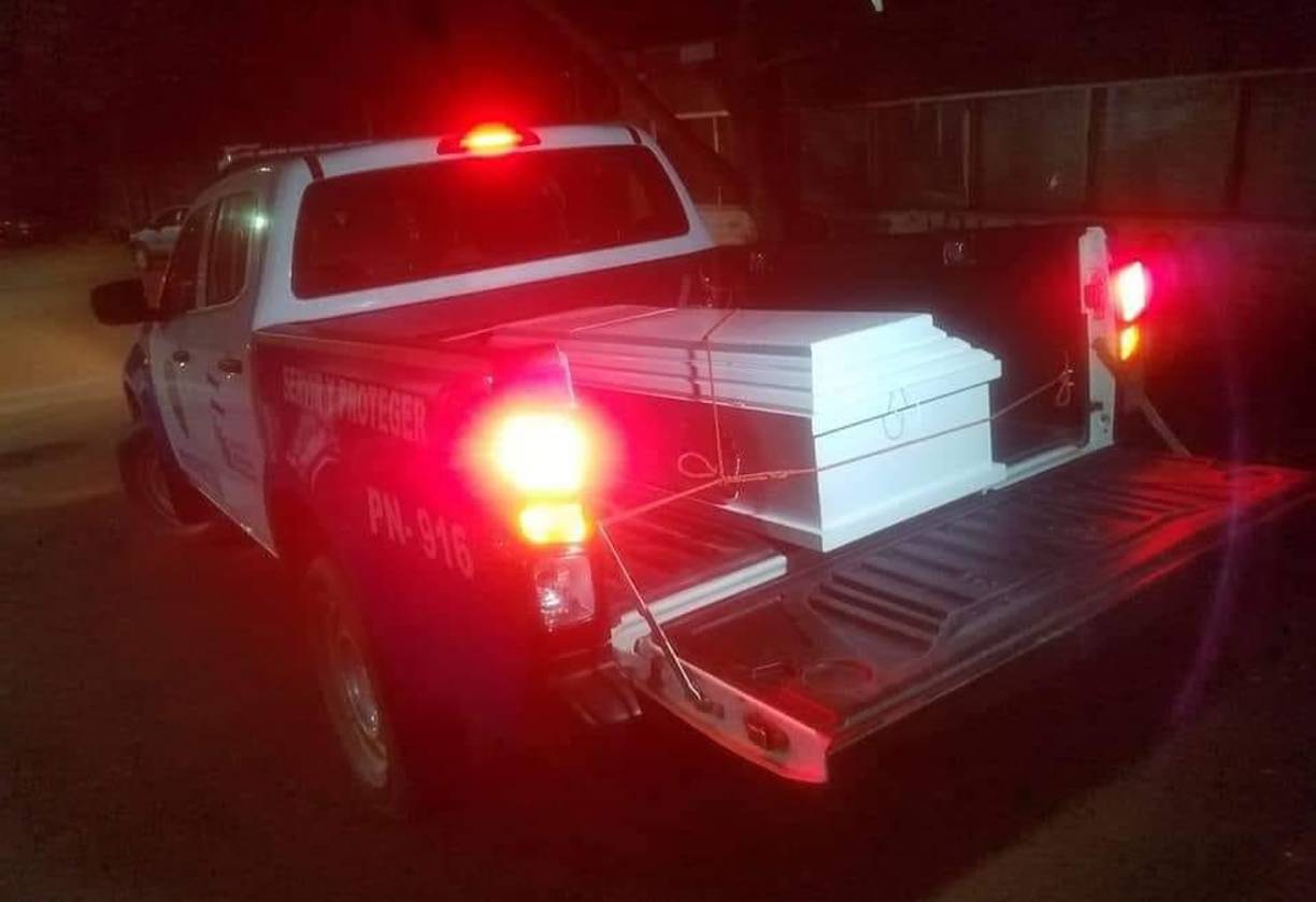 A las 4:40 pm de ayer martes la multitud llegó al cementerio general de Guaimaca para darle cristiana sepultura a los restos mortales del niño de 10 años.