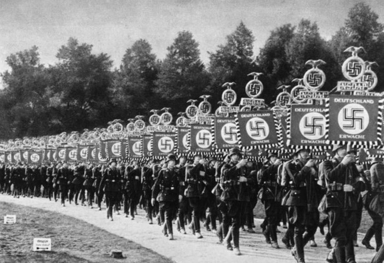 En cuanto alcanzó el poder y comenzó a desarrollar sus planes, Adolf Hitler se aseguró de integrar en las filas nazis a los mejores científicos e ingenieros.