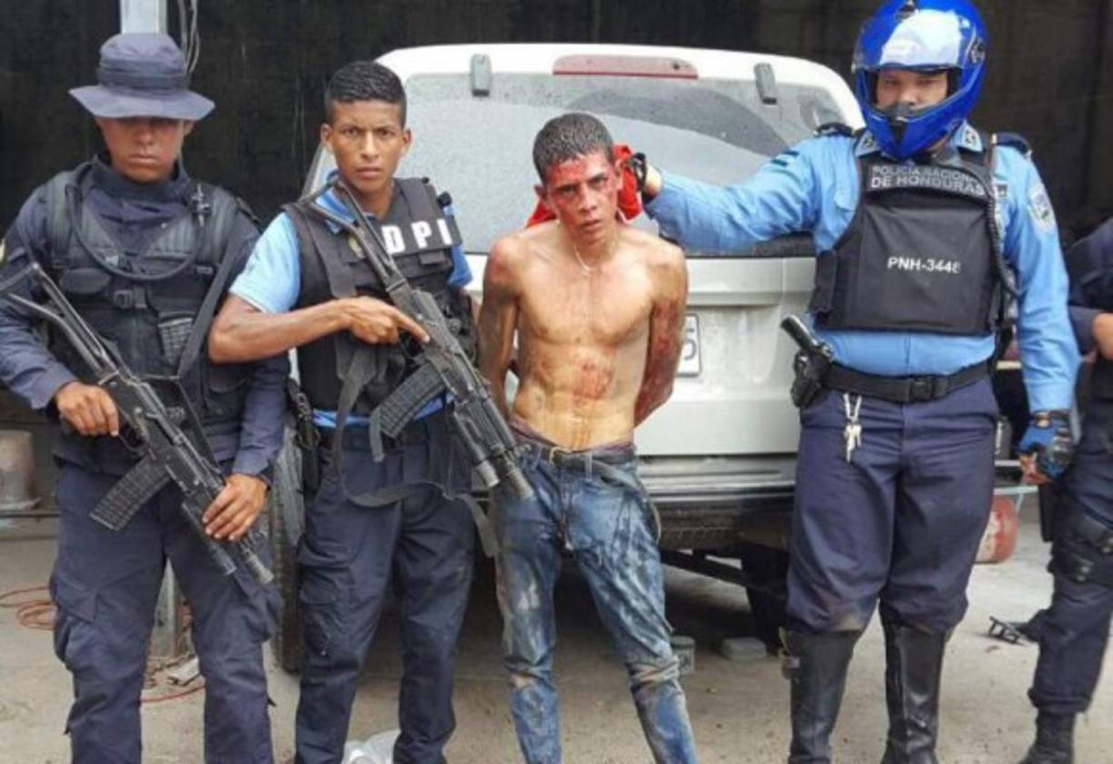 El supuesto asesino del periodista hondureño Víctor Fúnez fue capturado este jueves por la Policía Nacional en el barrio La Isla de La Ceiba, Atlántida. El detenido es Álvaro Euceda, un presunto distribuidor de droga conocido como 'El Pájaro', confirmó Julián Hernández, vocero de la Policía.
