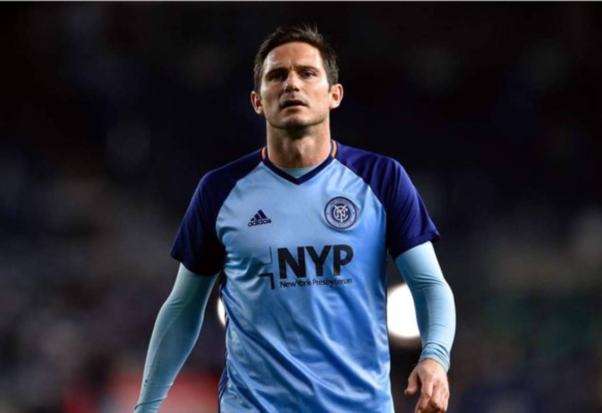 El veterano centrocampista de 38 años, Frank Lampard, que jugó en el Chelsea y esta última temporada en el Manchester City, no quiere dejar el fútbol todavía y asegura que ha rechazado alguna oferta de algún club de la Premier League. No tiene prisa: 'Es finales de enero ahora y tratar de ponerse en forma ya y entrar en un equipo... Siento que no daría lo suficiente'.