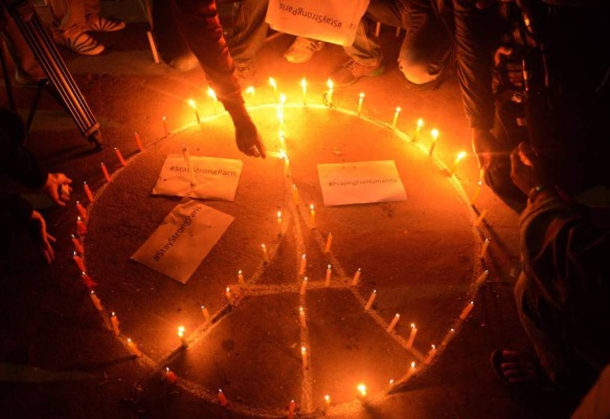 Homenaje a las víctimas de los atentados en París.