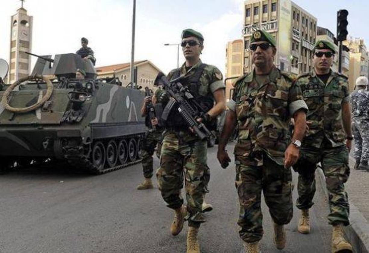 <b>Desmilitarización controlada:</b> El gobierno libanés comenzará a desmantelar instalaciones ilegales de producción de armas, principalmente al sur del río Litani, y reforzará las medidas de control sobre el tráfico de armamento.