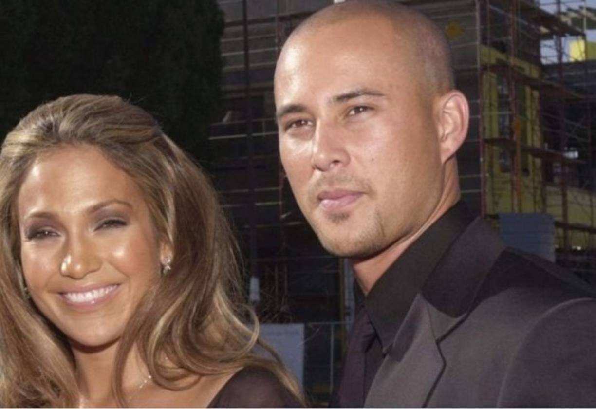 Su álbum de remezclas de 2002, J to tha L-O!: The Remixes, se convirtió en el primero en la historia en debutar en el número uno en el Billboard 200.