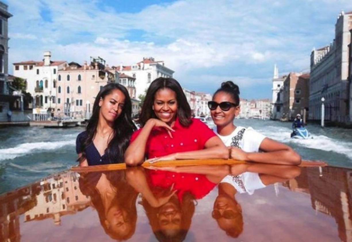 Sasha Obama, la hija menor del expresidente estadounidense Barack Obama, causa sensación en redes sociales por su impresionante transformación física tras cumplir 19 años de edad.