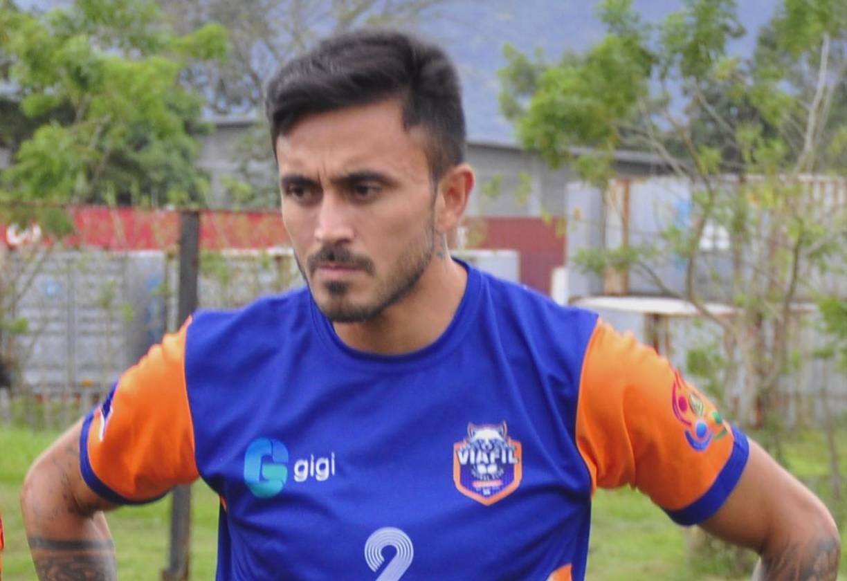 Abel Isaías Olariaga: Argentino que se desempeñó como defensor en primera división y ahora forma parte del FC Viafil de la Liga de Veteranos.