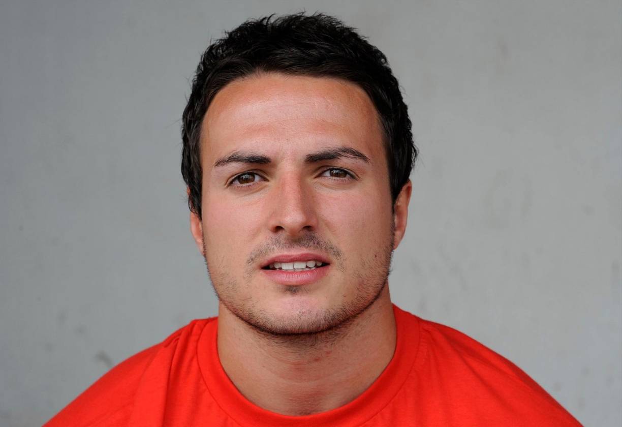 La sospecha hacia la pareja de Benjamín Arnauné, cuando realizó estos actos tras el incendio en su hogar y según reveló el diario La Dépêche, algunos testigos cercanos a la familia confirmaron que ellos estaban por separarse.