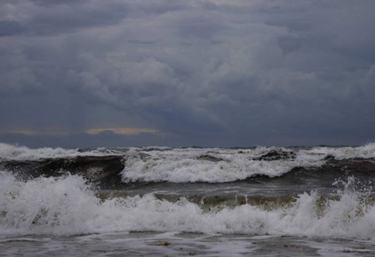 El aviso de tormenta se mantiene vigente para Florida Bay, Golden Beach, Bonita Beach y desde Craig Key a Ocean Reef./Foto: @DanEBoy09.<br/>