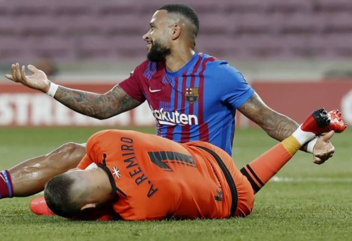 El neerlandés del Barcelona Memphis Depay debutó con el FC Barcelona en un partido oficial y mostró buenos destellos.