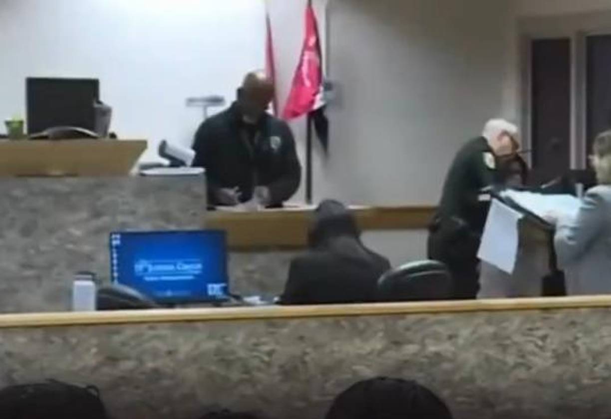 Martínez Varela permanece detenido sin derecho a fianza mientras se desarrollan las investigaciones. 