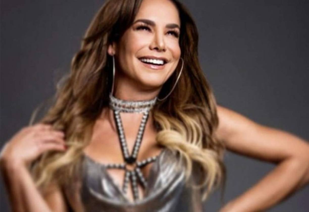 Los seguidores le dejan fuertes comentarios porque no están contentos por el resultado que le han dejado tantas operaicones: “Cada vez te pareces más a Alfredo Palacios”, “Pinches labios todos madreados que se dejo Liz! (sic)”, “Te desgraciaste la cara, no lo necesitabas”, “Que se hizo en la cara no se parece”, son algunos de los mensajes.<br/><br/>