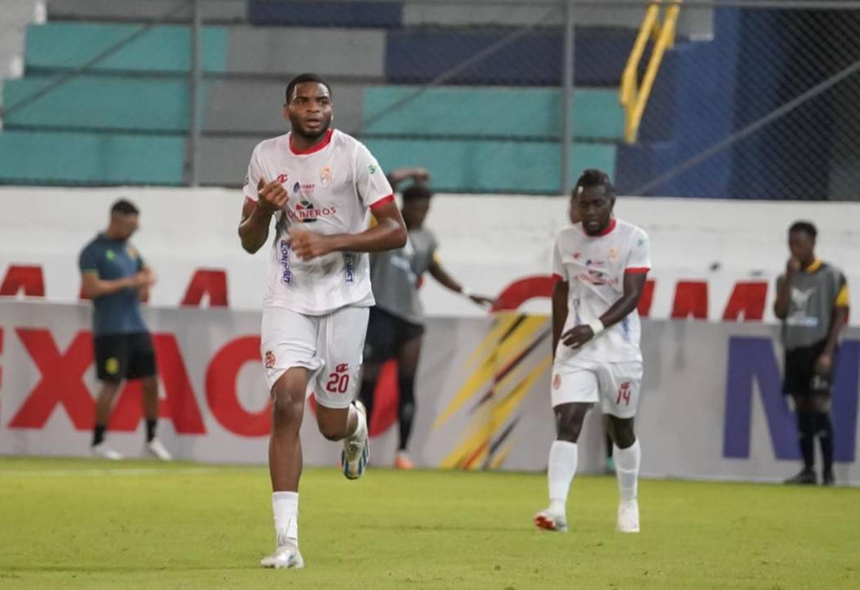 Los aceiteros se impulsaron con el gol y volvieron a encontrar puerta en el minuto 62 en derechazo débil pero colocado al segundo palo de Onan Rodríguez.