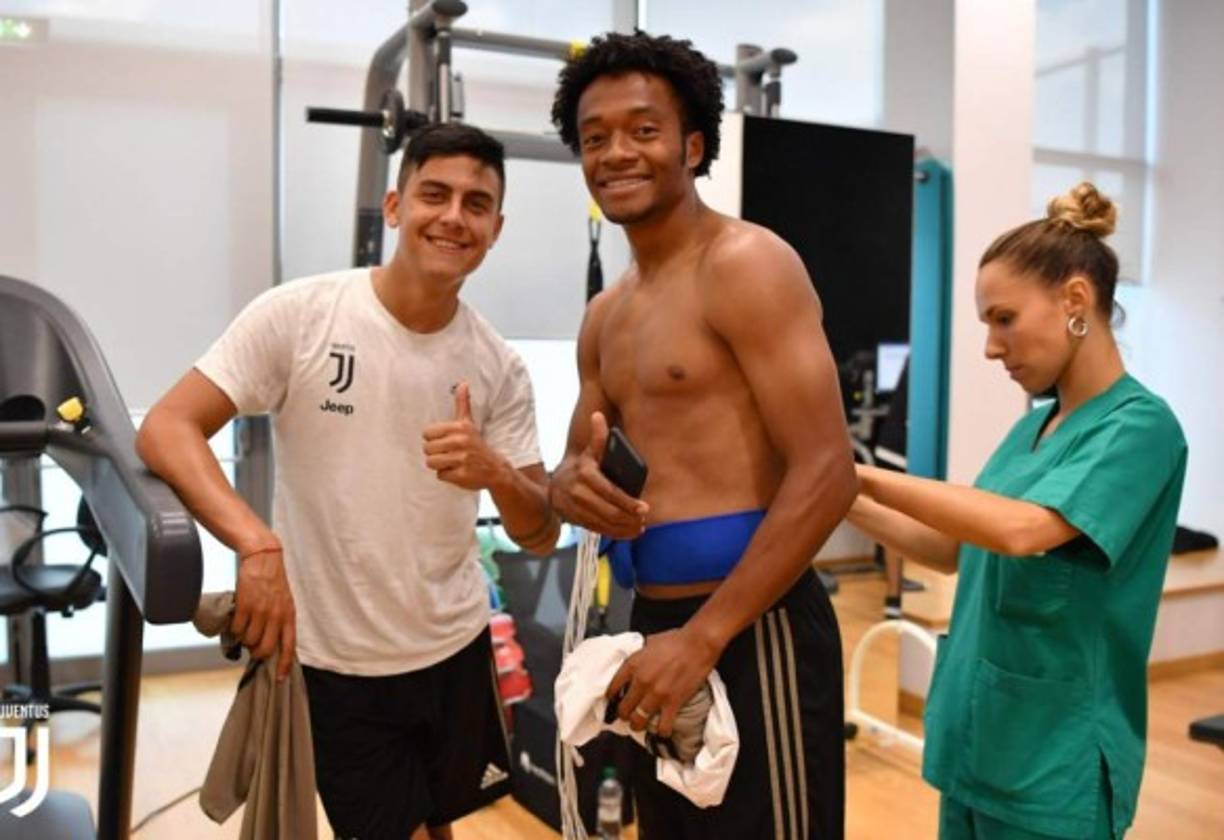Paulo Dybala y Juan Guillermo Cuadrado le dieron la bienvenida a Cristiano Ronaldo en la Juventus.