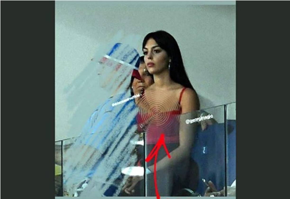 Así de bella luce Georgina Rodríguez en el estadio Olímpico de Sochi.