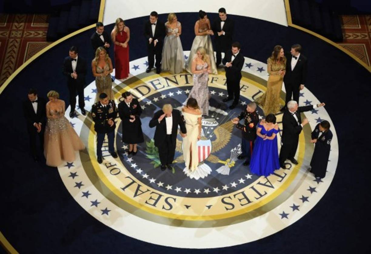 La noche estuvo llena de elegancia, los hijos de Trump junto a sus parejas fueron el centro de atención.