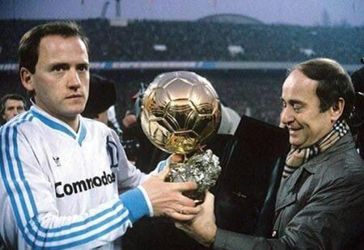 En 1986, cuando todos esperaban que el Balón de Oro se lo dieran a Diego Armando Maradona, un jugador de la Unión Soviética sorprendió al mundo y fue considerado el mejor de todos. Hoy, está en poniendo en riesgo su vida en la guerra en tierras ucranianas.