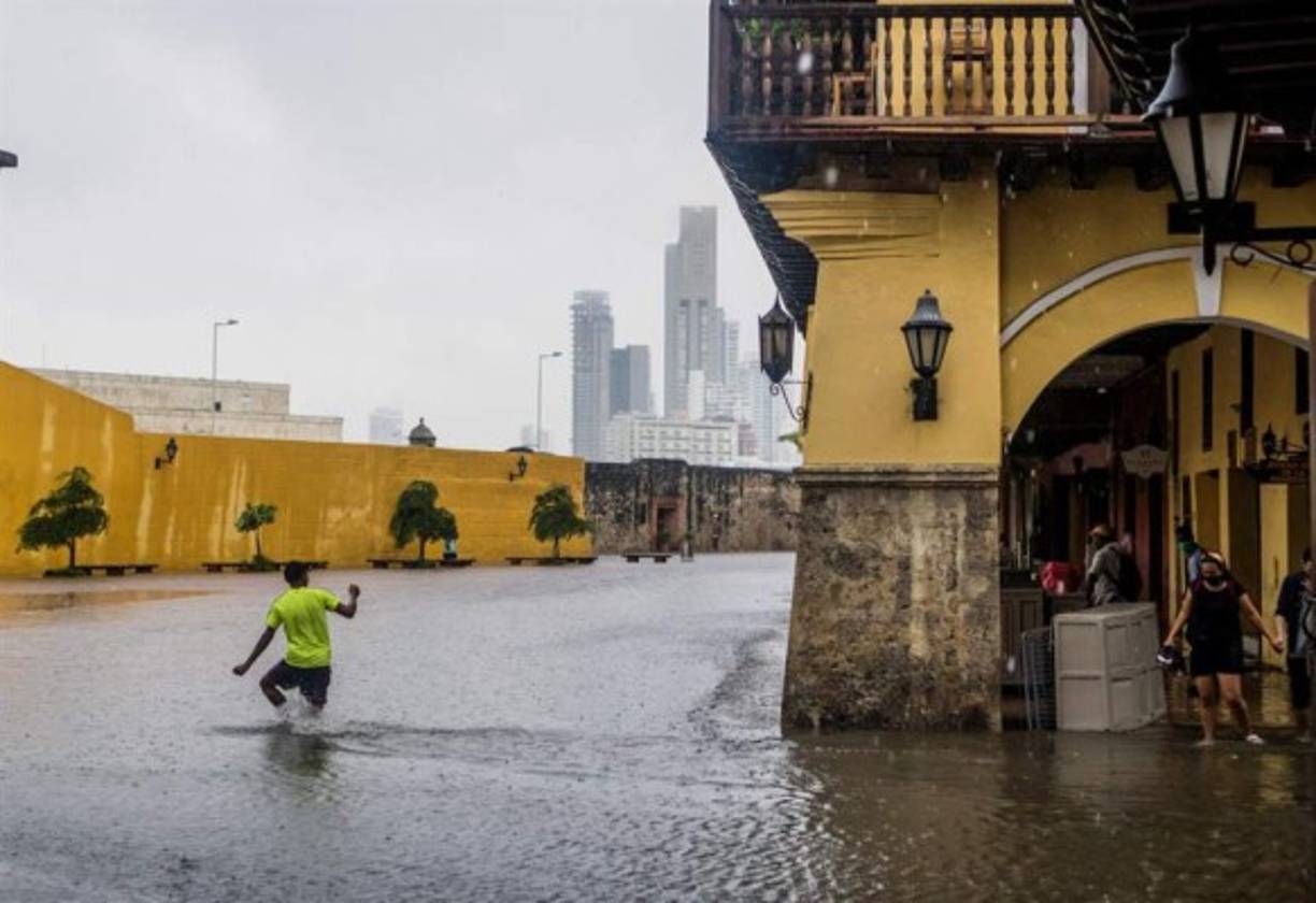 Otra de las regiones afectadas por esta situación es el selvático departamento del Chocó, fronterizo con Panamá, donde hay inundaciones en al menos una decena de municipios.