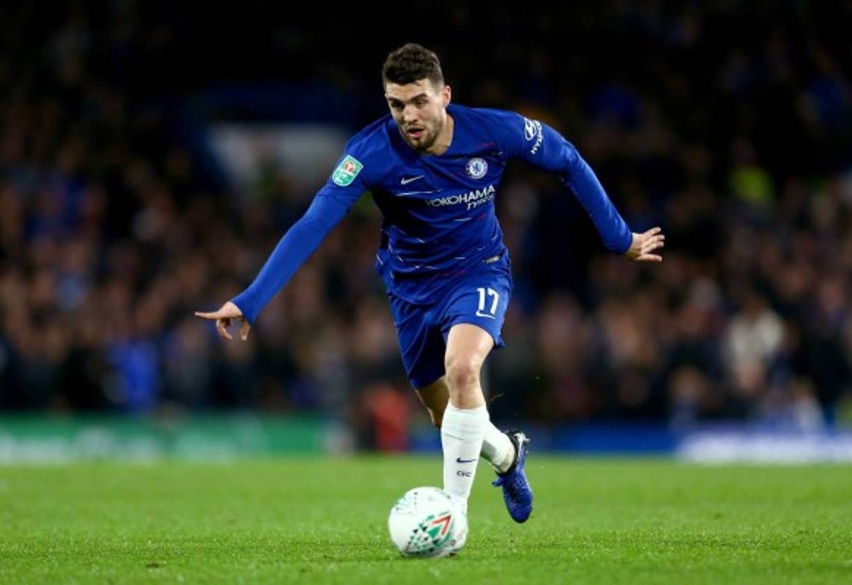 Mateo Kovacic será el próximo jugador del Real Madrid en abandonar la disciplina blanca. El jugador croata, que jugó la temporada pasada cedido en el Chelsea, seguirá en Londres tras el acuerdo que han alcanzado los dos clubes para el traspaso del futbolista. El Madrid ingresará una cifra cercana a 45 millones de euros y el Chelsea se quedará en propiedad un jugador que ha ofrecido un gran rendimiento en su primera temporada en Stamford Bridge.