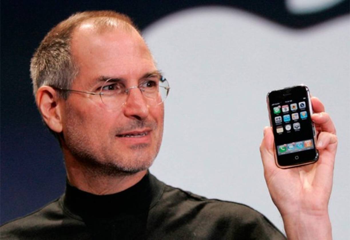 Alicia Keys, Aretha Franklin, The Beatles, Black Eyed Peas, Bob Dylan, Buddy Holly, The Doors, Janis Joplin, John Mayer y Talking Heads,eran los músicos favoritos de Jobs, quienes no podían faltar en su iPod.