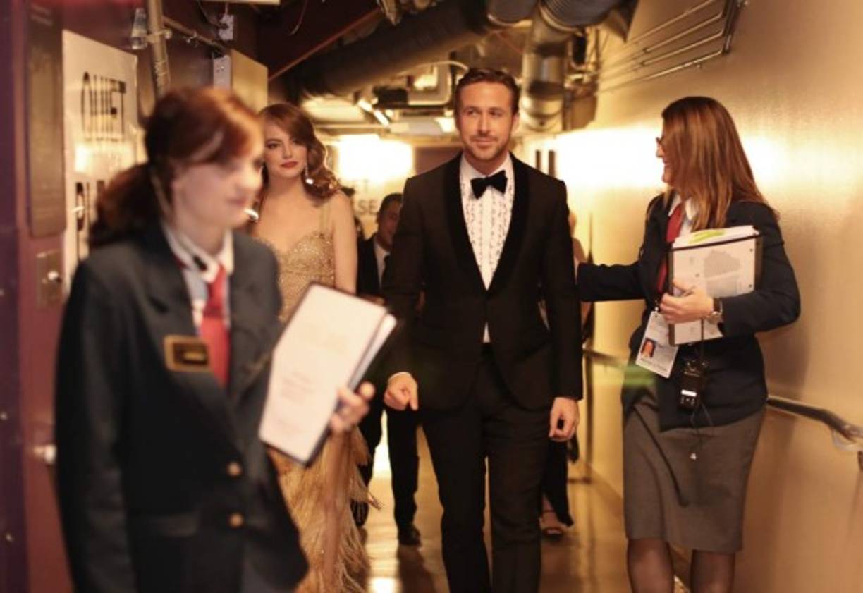 La cara de los actores Emma Stone y Ryan Gosling lo dicen todo. Los actores no dan crédito tras el histórico error en los premios Óscar al anunciar primero que la película La La Land era la ganadora, pero después rectificaron que era Moonlight.