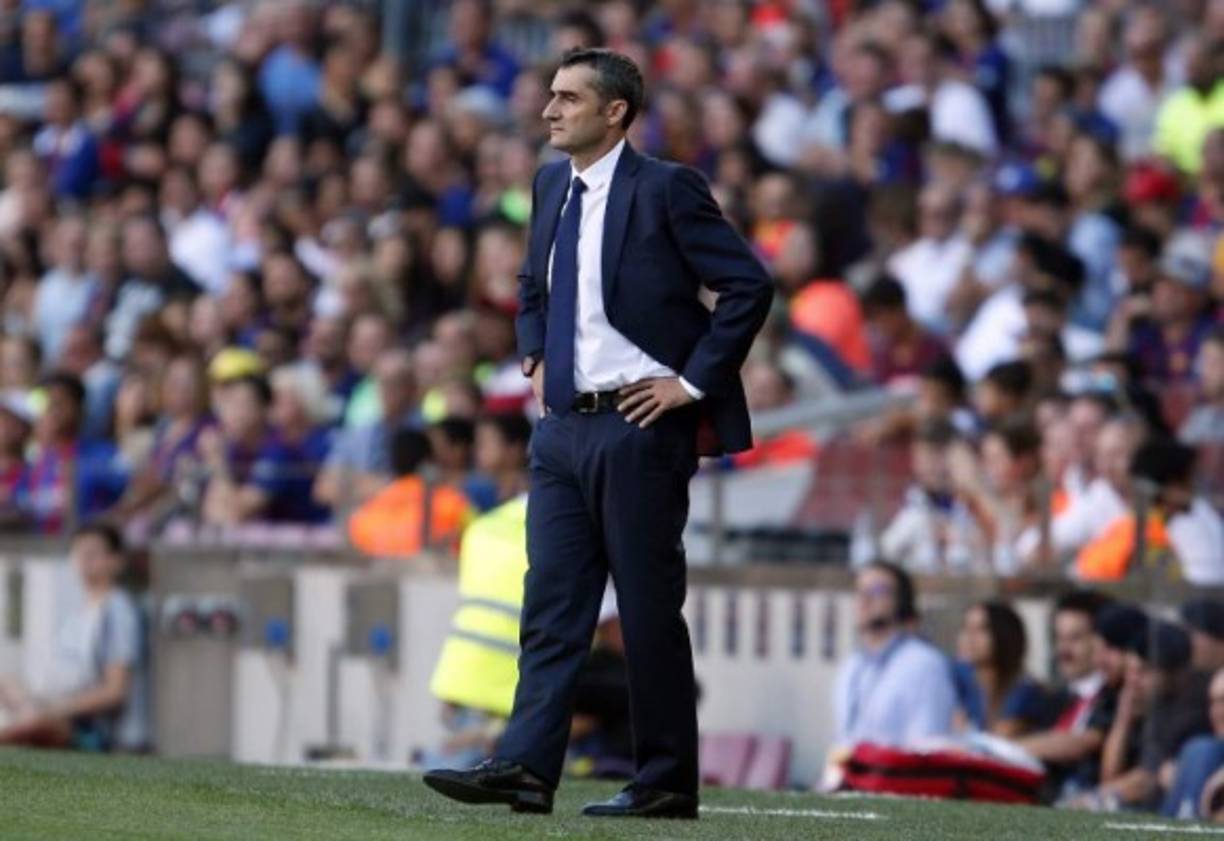 Ernesto Valverde, DT del Barcelona, sorprendió al dejar en la banca a Lionel Messi y comienza a recibir críticas por sus rotaciones.