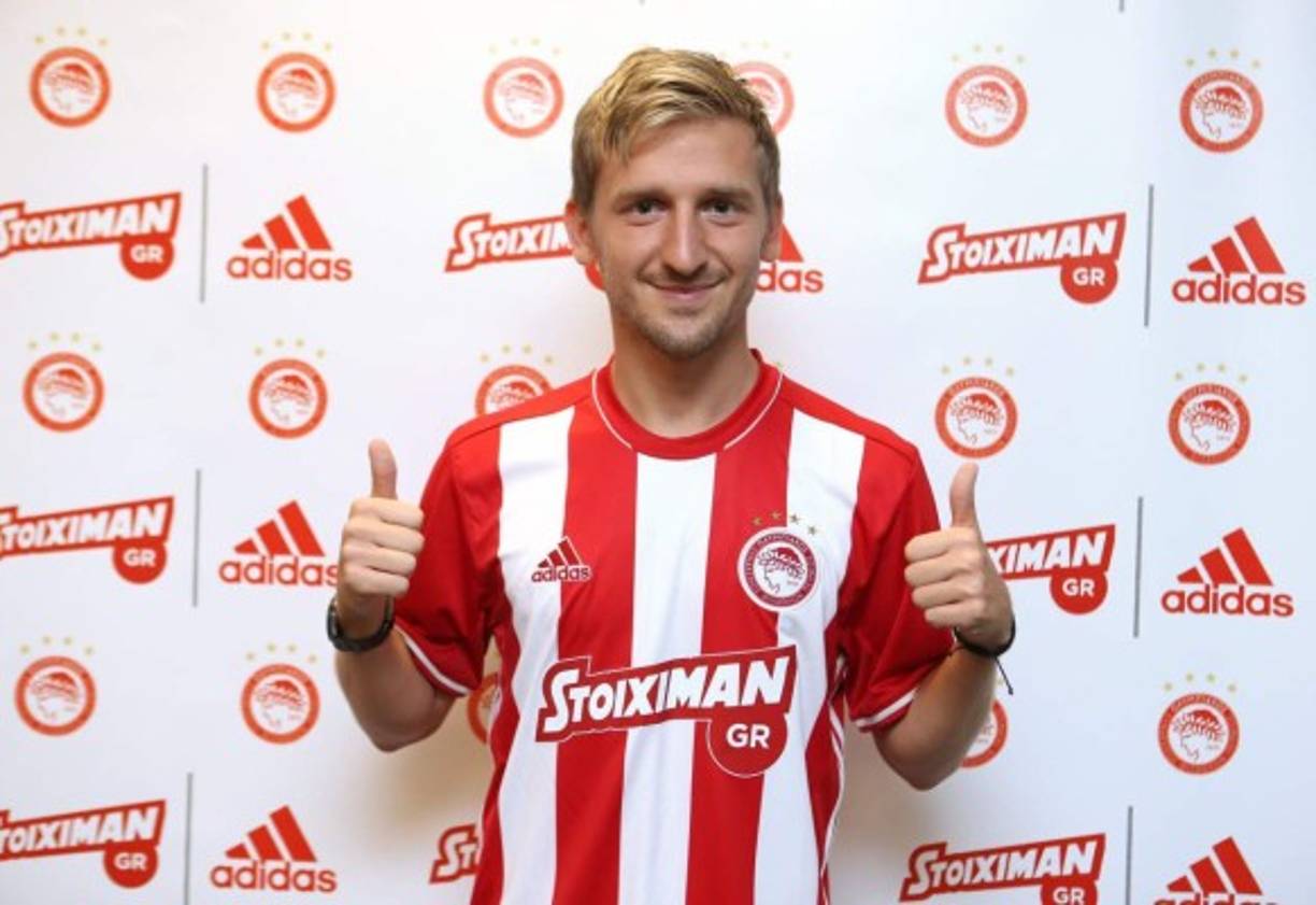 El medio ofensivo Marko Marin jugará en la liga griega. El internacional alemán de 27 años y exjugador del Sevilla firma con el Olympiakos hasta 2019. El Chelsea, equipo al que pertenecía Marin, ha recibido unos 3 millones de euros por el futbolista, quien jugó la temporada pasada cedido en el Trabzonspor.
