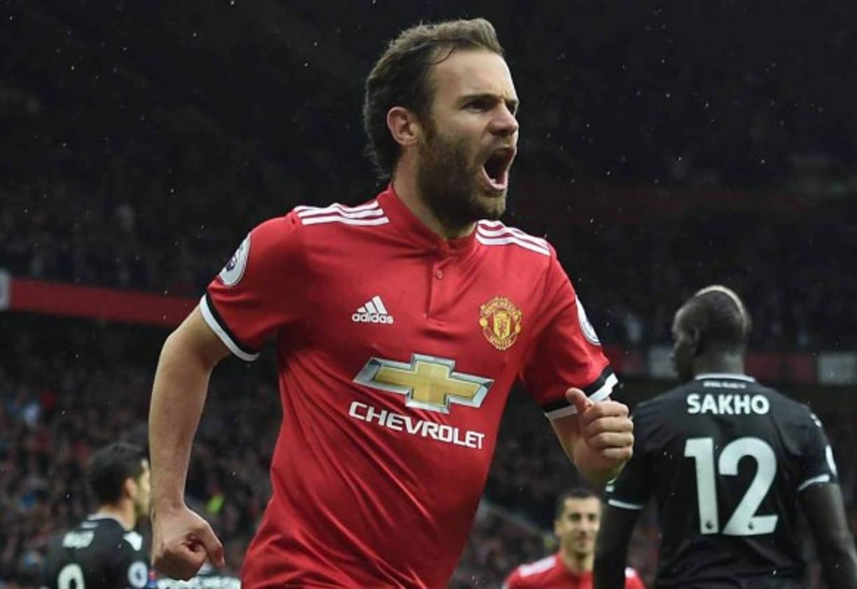 Juan Mata: Bombazo. Según The Sun, El Barcelona ha puesto su mirada en el mediocampista español que juega en el Manchester United. El volante está en condiciones de negociar su futuro de manera libre desde el pasado 1 de enero. Según la citada información, los responsables técnicos blaugrana no habrían dejado pasar la situación de un futbolista de élite que sería un refuerzo de indudable calidad para el centro del campo y el ataque de la plantilla.