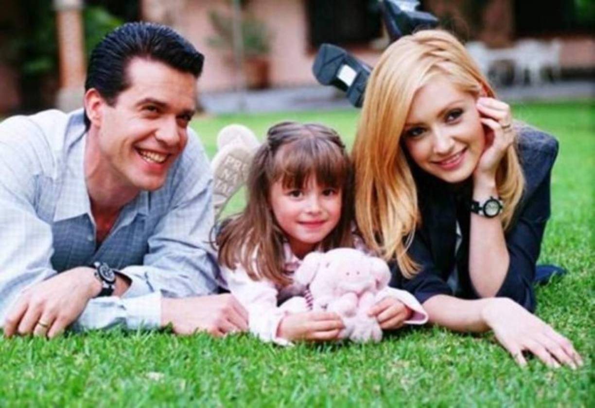 La pequeña que fue internada en un escuela de monjas luego de la muerte de su madre, cautivó a miles con sus travesuras.