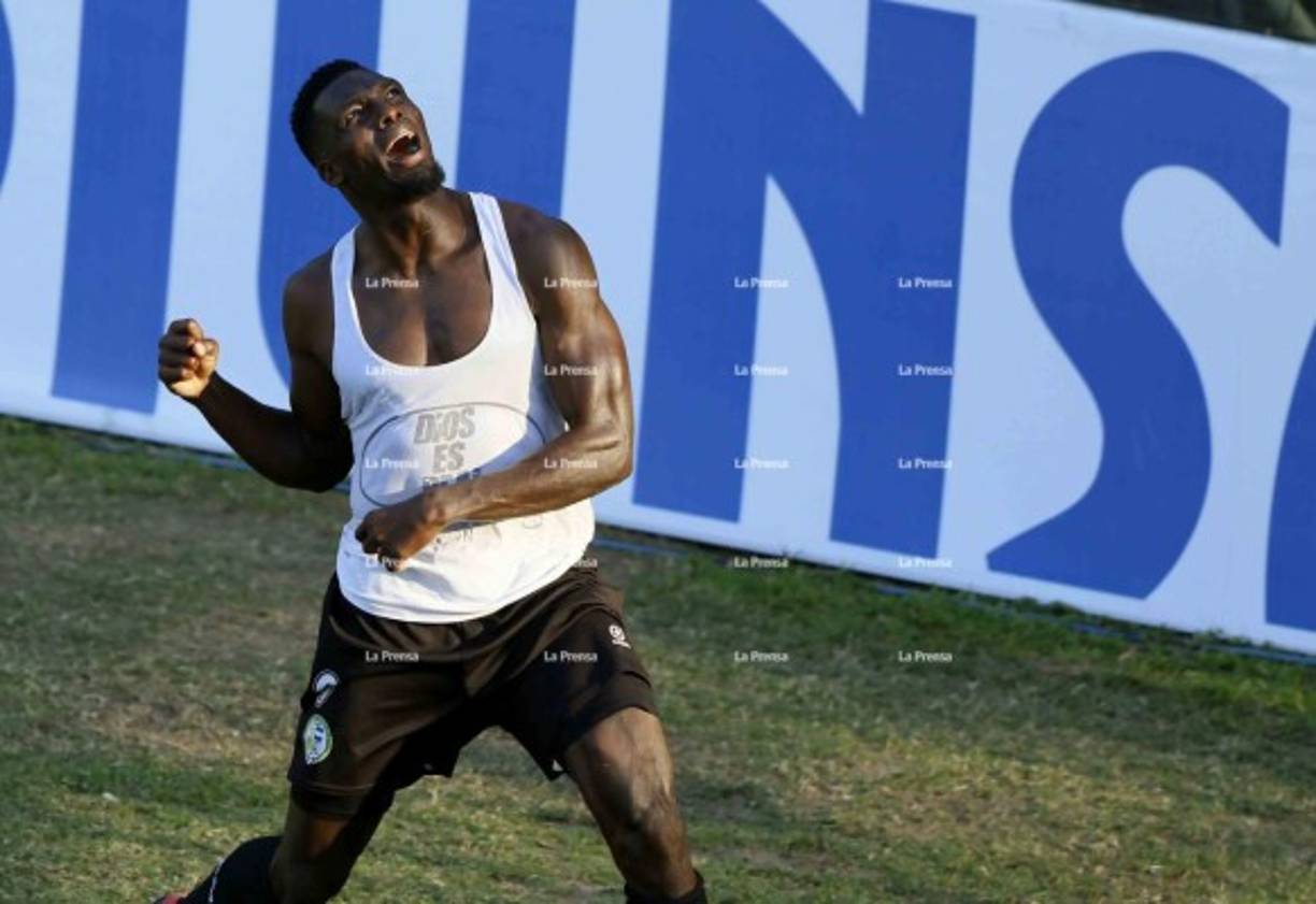 Al minuto 83 el delantero colombiano Javier Estupiñán anotó el gol de la victoria del Juticalpa ante Marathón.