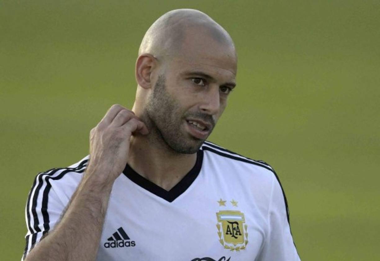 Javier Mascherano: No se mueve del 11 titular por lo que seguirá como volante de contención.